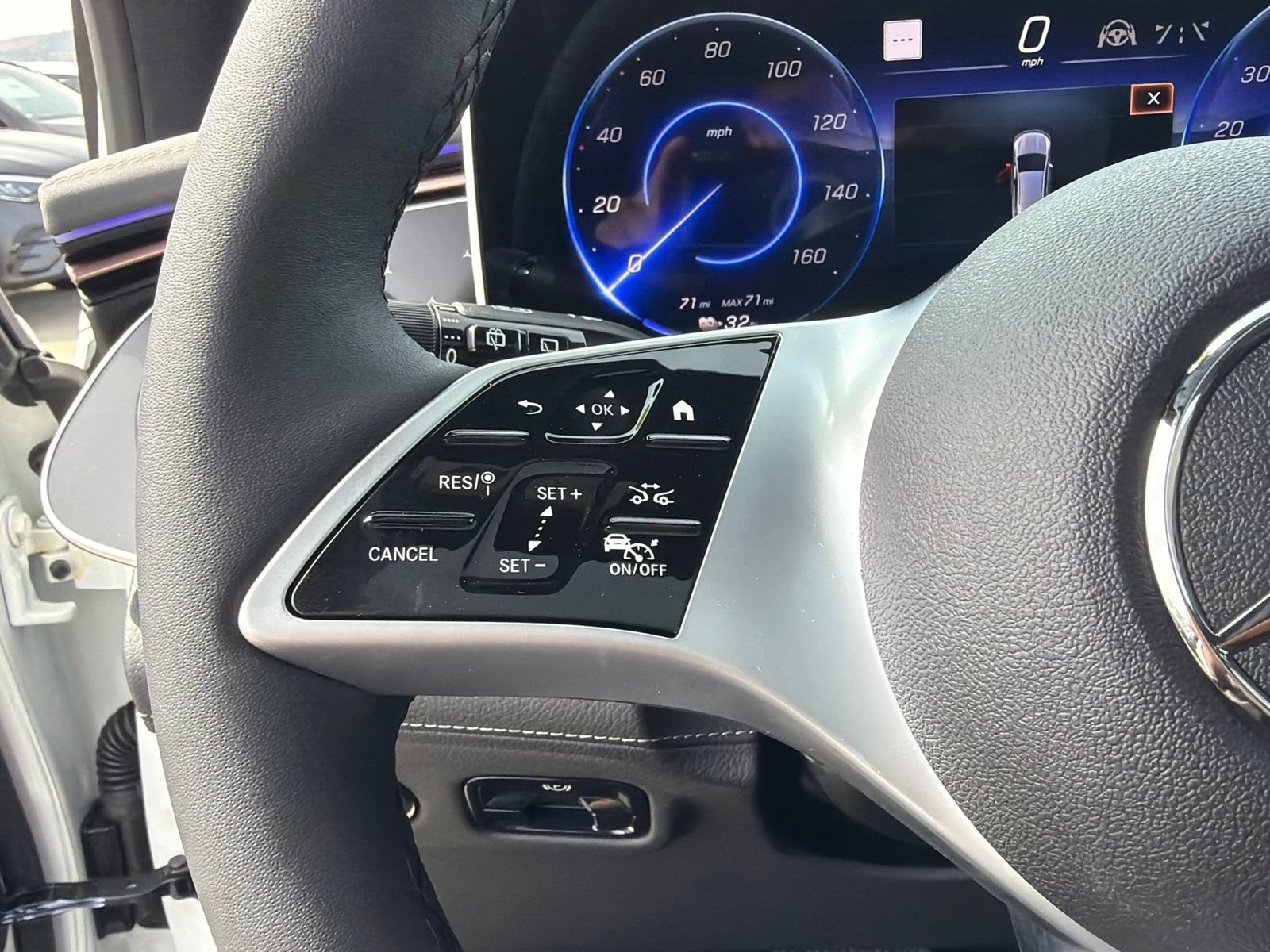 New 2027 Mercedes-Benz EQE 320 4MATIC SUV image 22