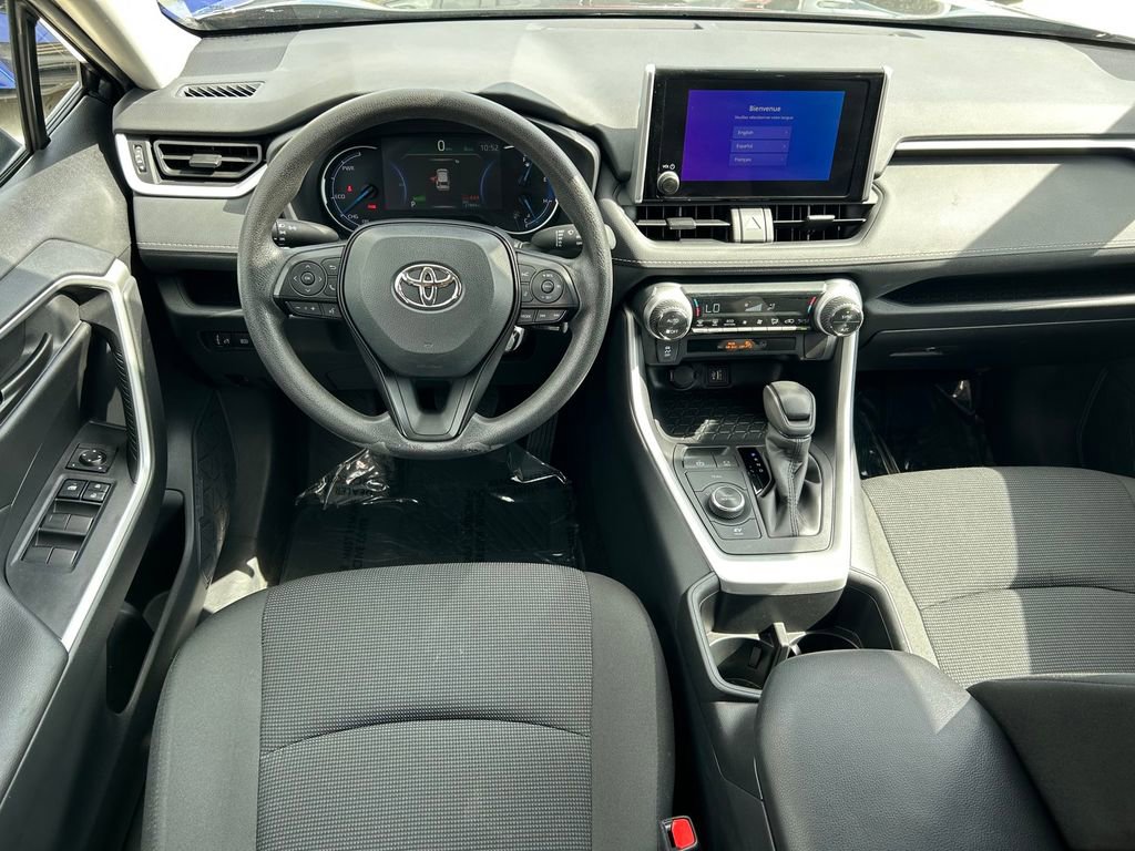 Used 2024 Toyota RAV4 LE AWD/4WD image 17