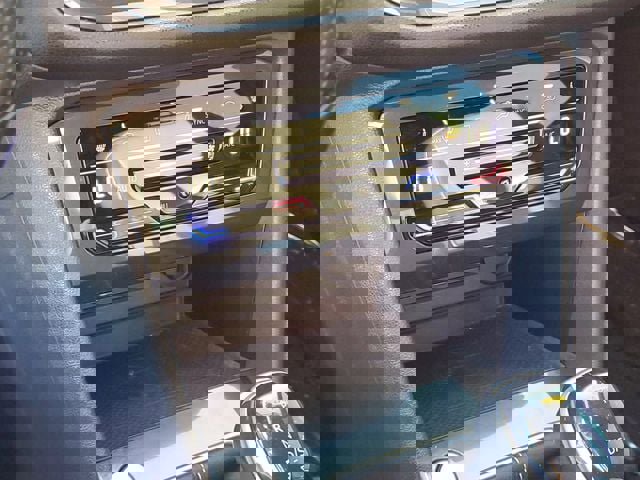 Used 2022 Volkswagen Tiguan SE R-Line image 26