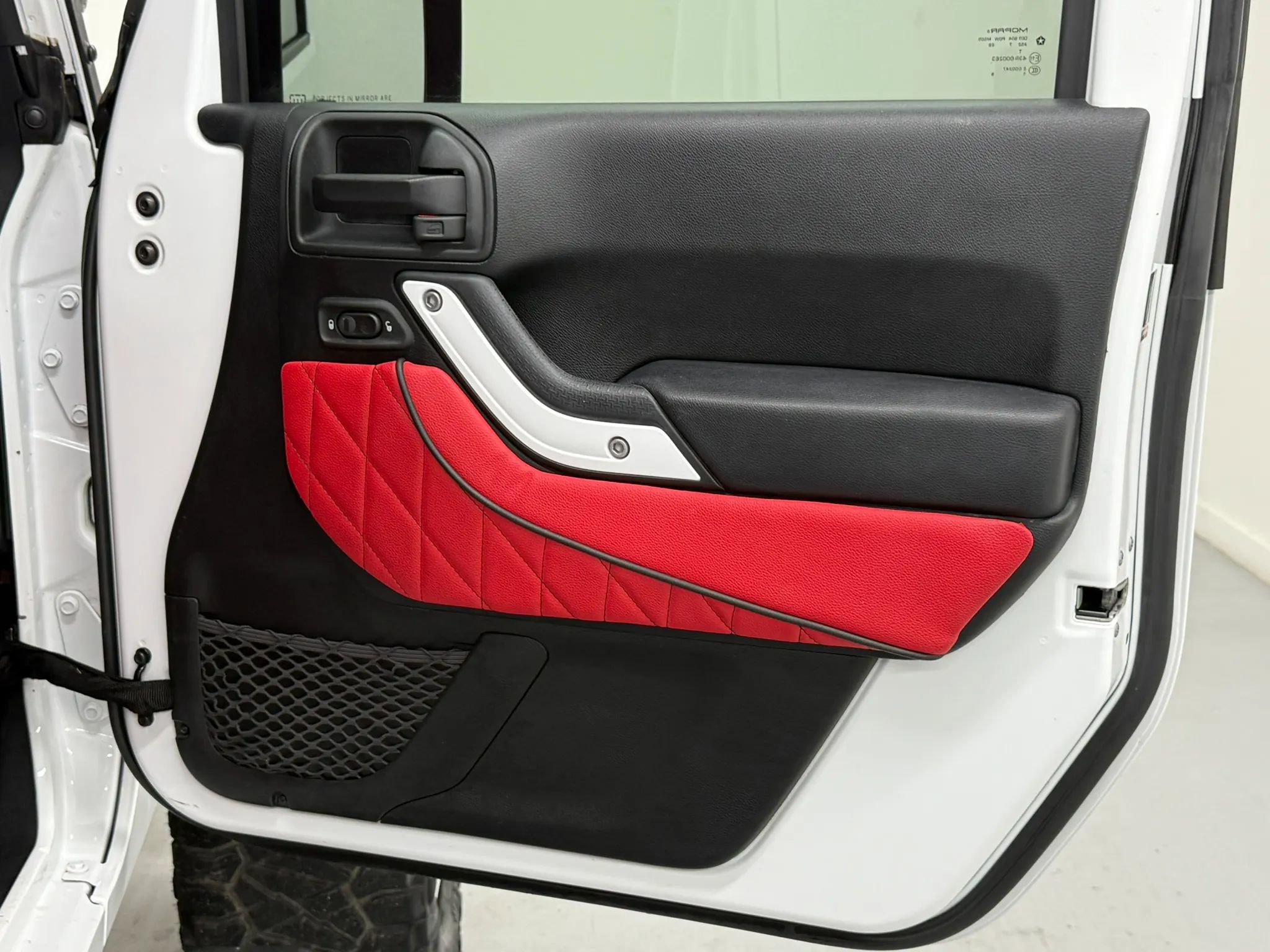 Used 2018 Jeep Wrangler Unlimited Sport S image 31