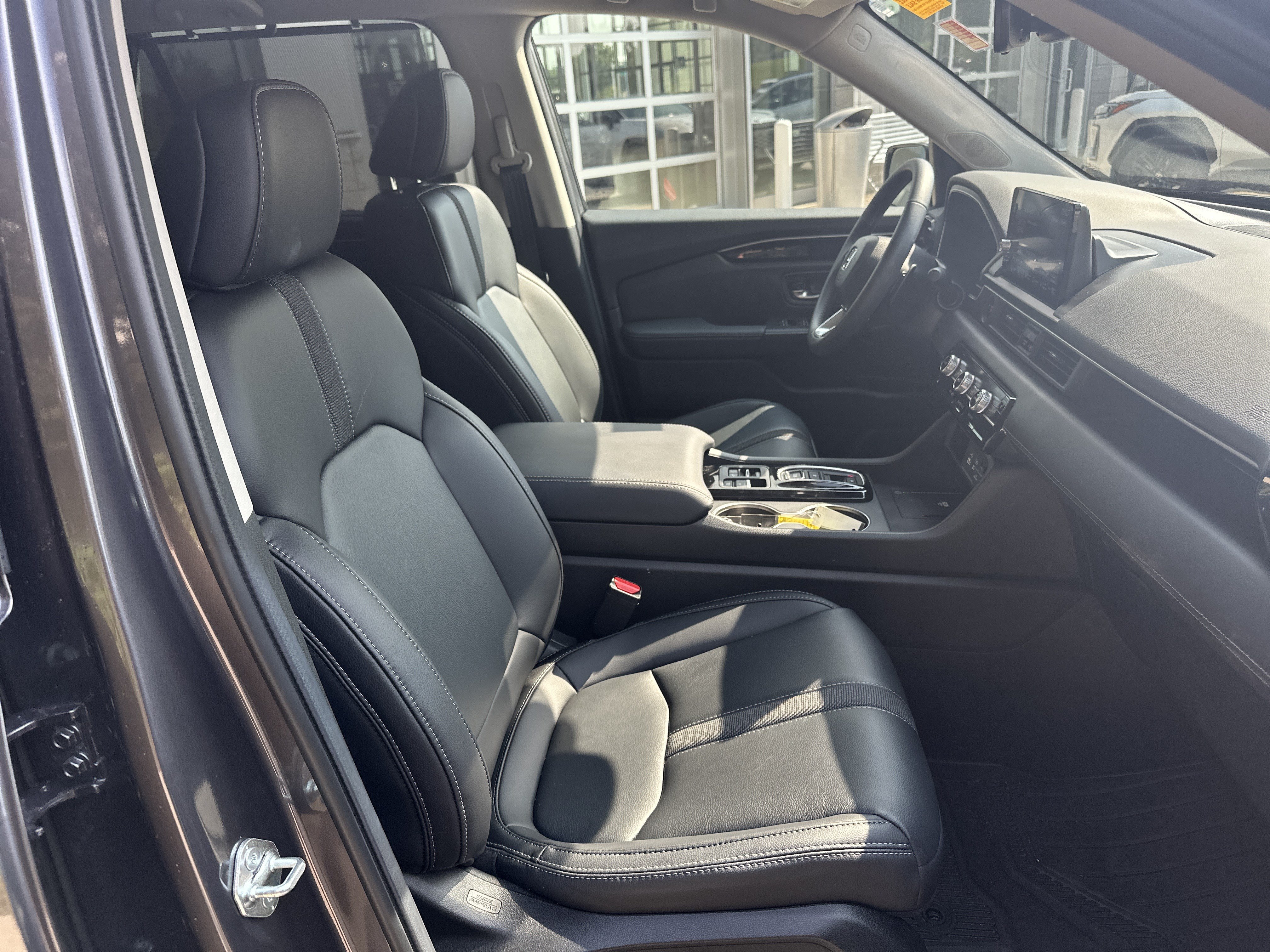 Used 2025 Honda Pilot EX-L image 26