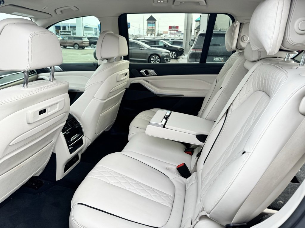 Used 2020 BMW X7 xDrive40i w/ Premium Package image 11