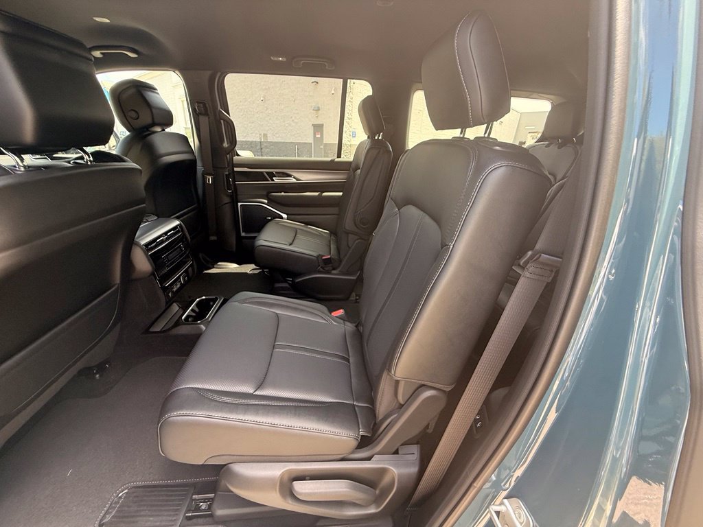 New 2026 Jeep Grand Wagoneer Limited AWD/4WD image 26
