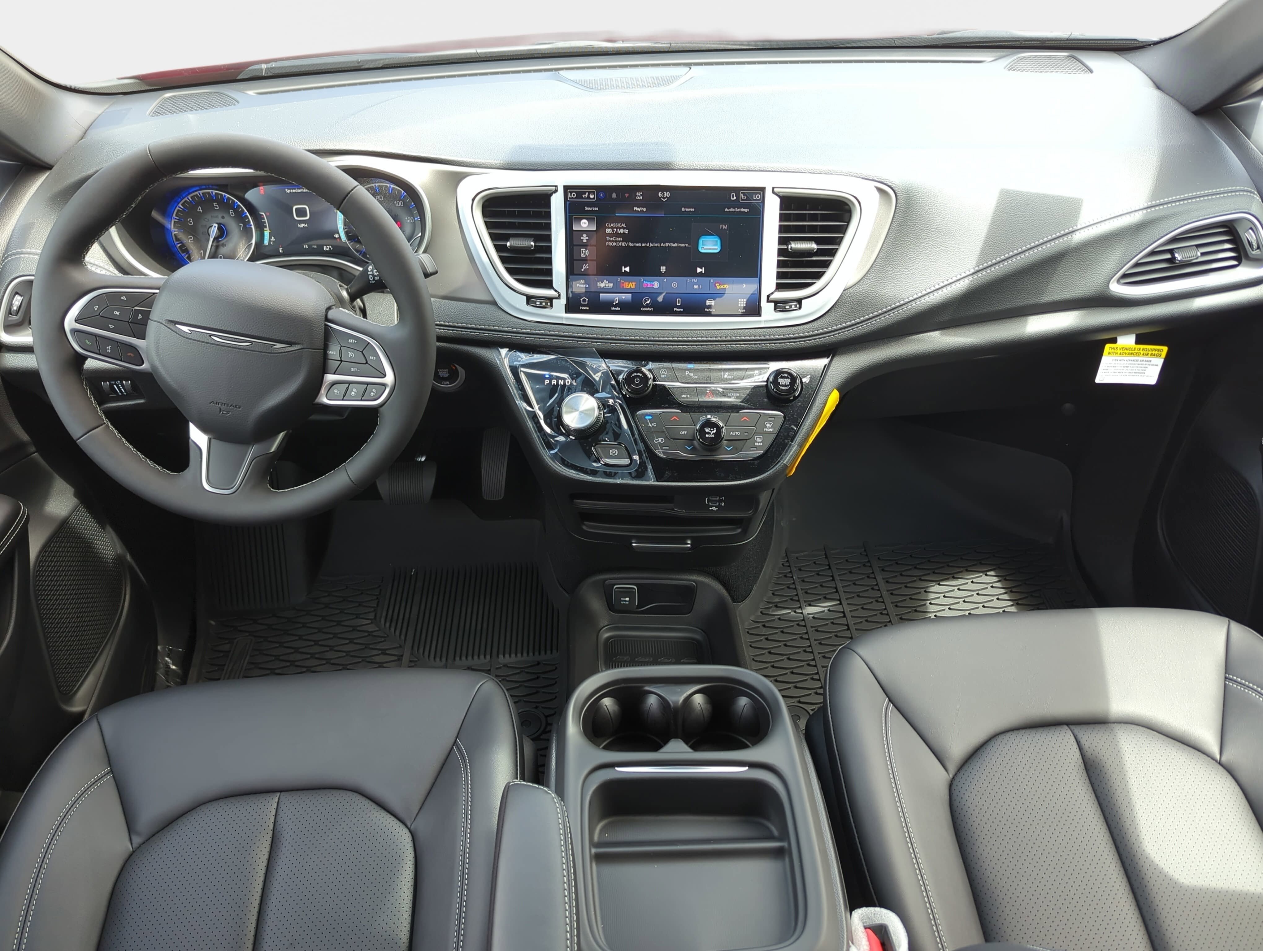 New 2027 Chrysler Pacifica Select AWD/4WD image 9
