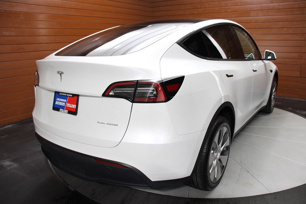 Used 2023 Tesla Model Y Long Range AWD/4WD image 7