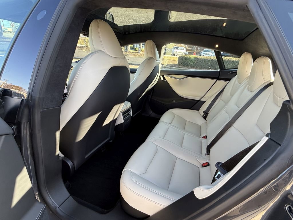 Used 2020 Tesla Model S Long Range Plus image 17