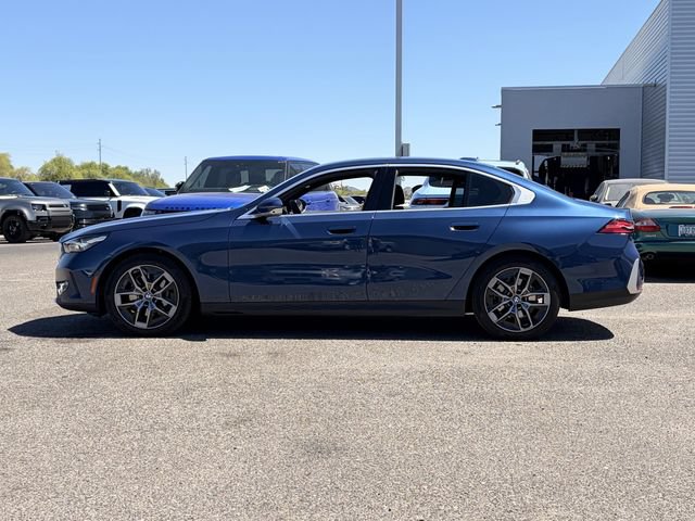 Used 2026 BMW 530i w/ Premium Package RWD image 9