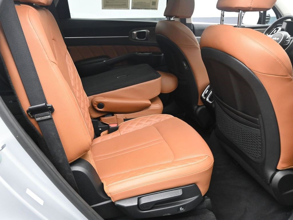 Used 2022 Kia Sorento SX Prestige w/ Rust Color Package image 28