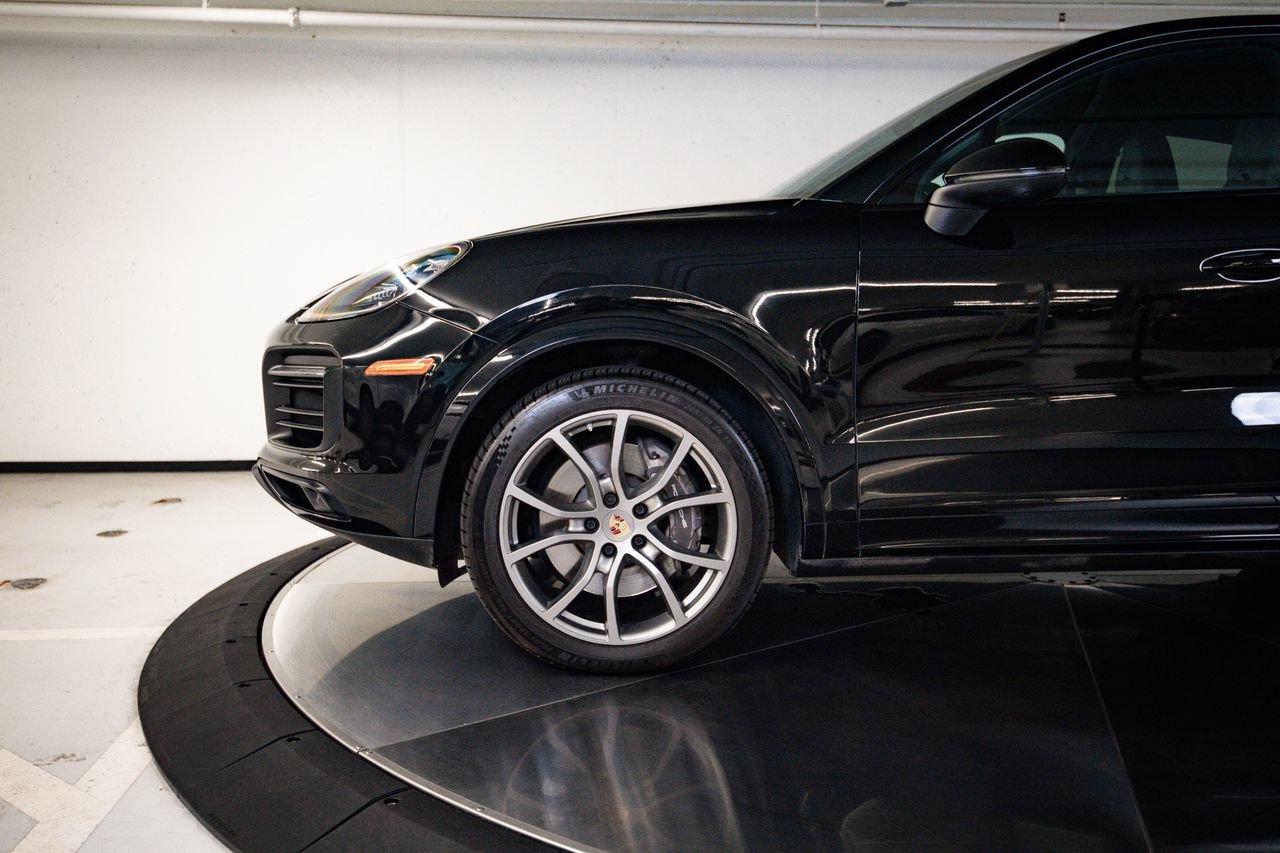 Certified 2023 Porsche Cayenne Platinum Edition AWD/4WD image 11