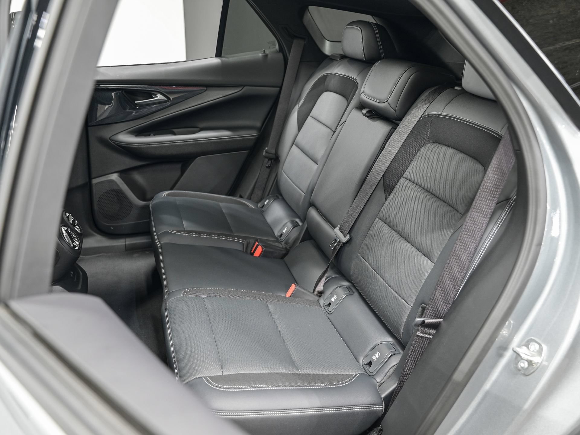 Used 2024 Chevrolet Blazer EV LT AWD/4WD image 26