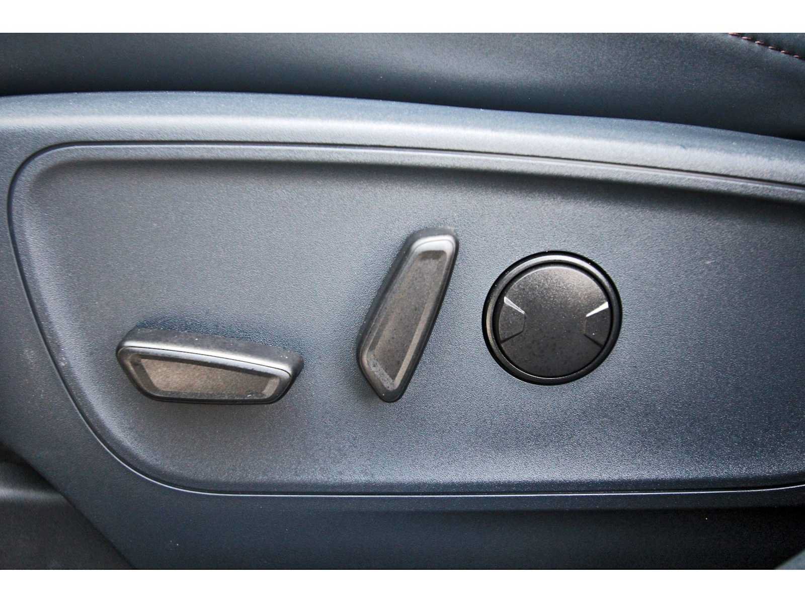 Used 2023 Ford Maverick Lariat w/ Equipment Group 500A Standard AWD/4WD image 27