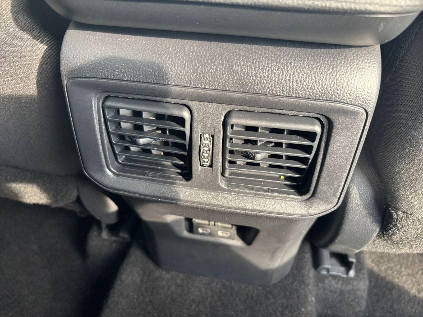 Used 2025 Toyota RAV4 XLE image 24