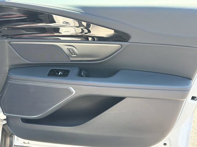 New 2026 Lincoln Nautilus Premier w/ Jet Appearance Package AWD/4WD image 15