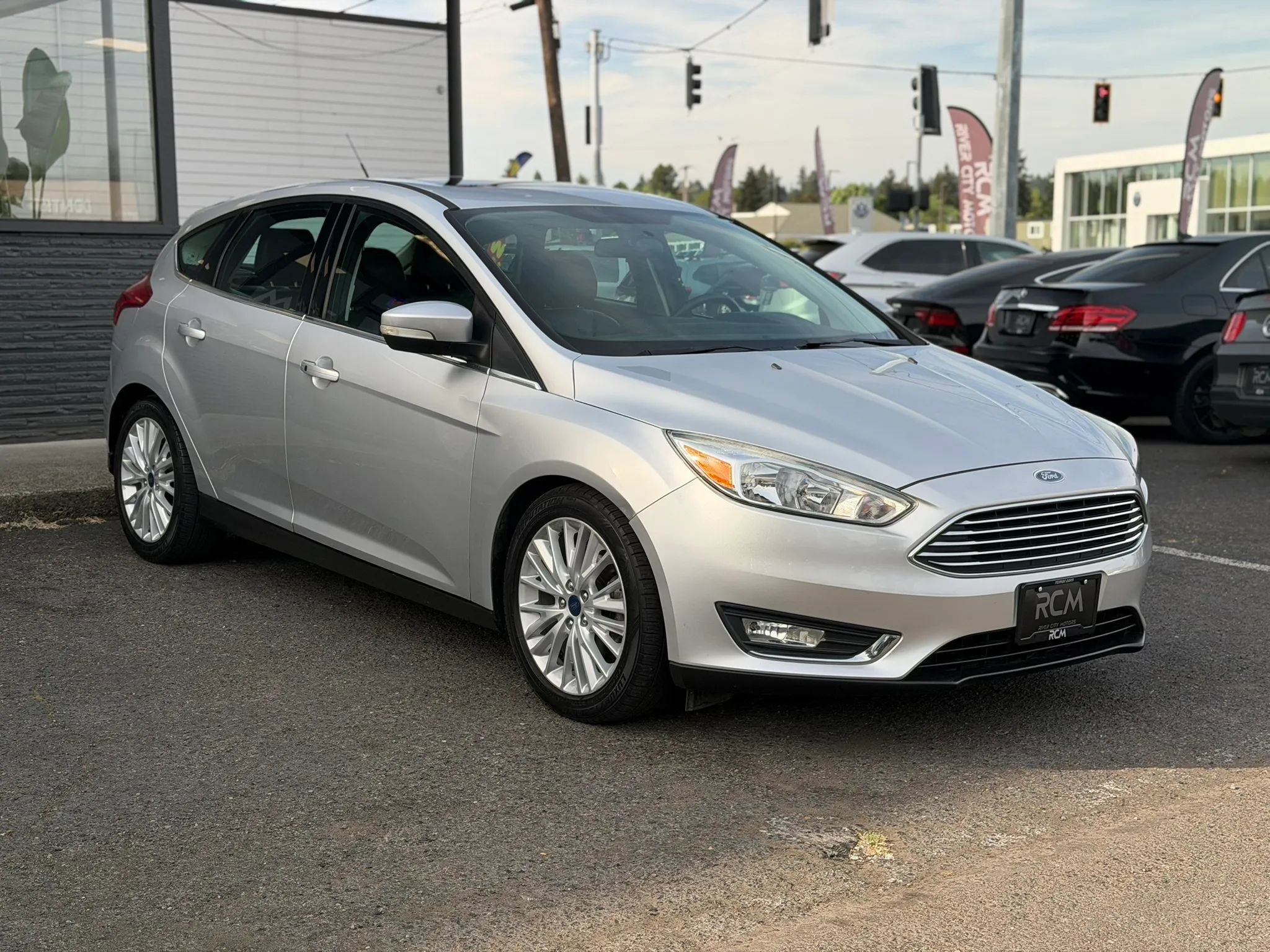 Used 2017 Ford Focus Titanium FWD image 3
