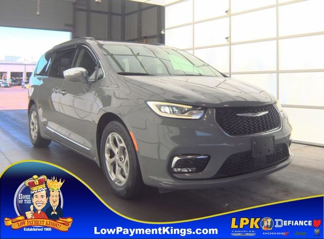 Used 2022 Chrysler Pacifica Limited image 1