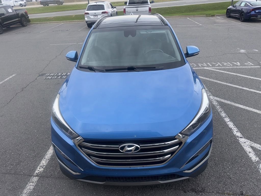 Used 2016 Hyundai Tucson Limited w/ Option Group 03 FWD image 2