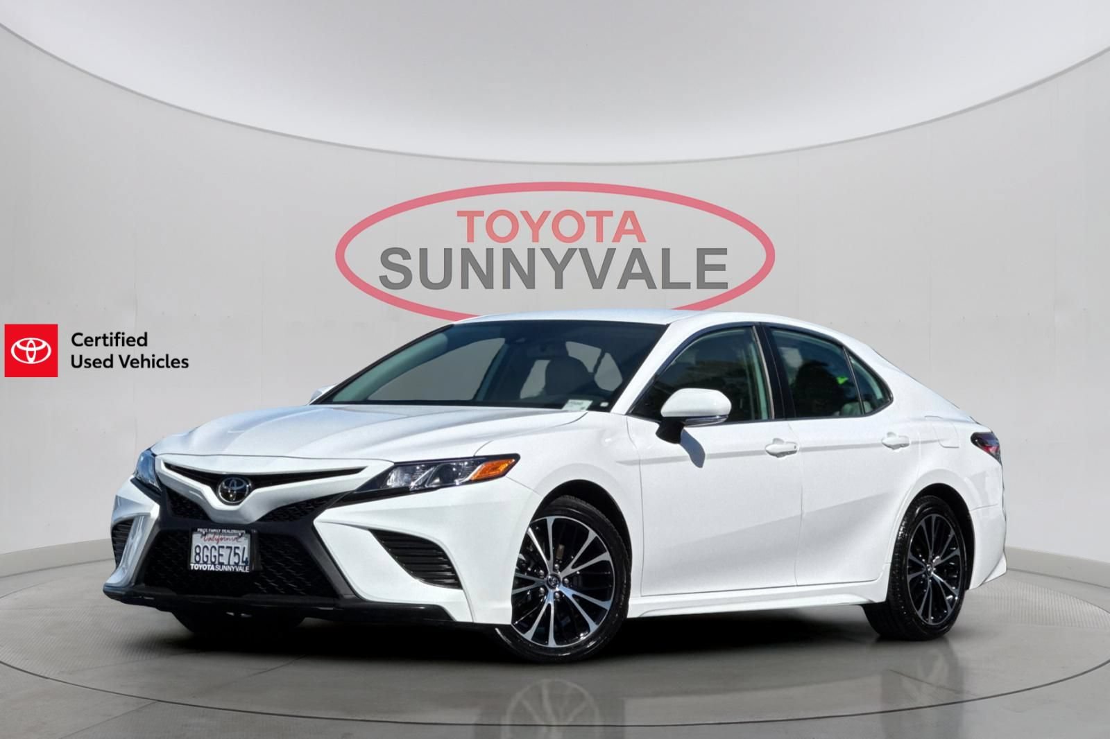 Certified 2019 Toyota Camry SE w/ Convenience Package FWD image 1