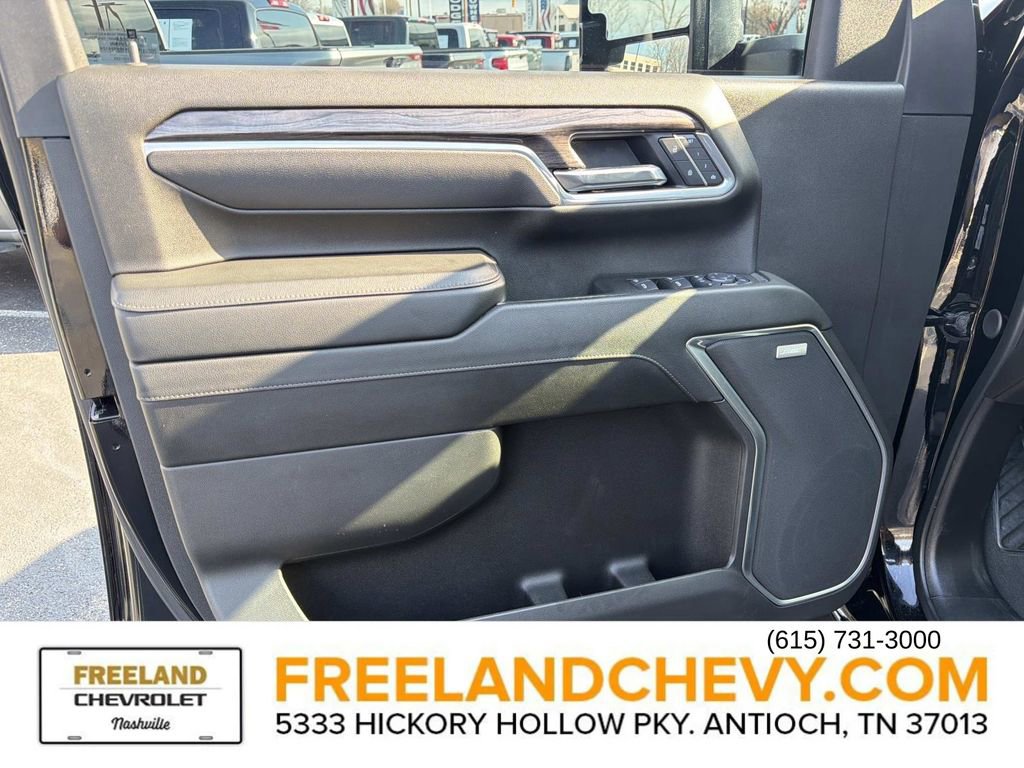 Used 2025 Chevrolet Silverado 2500 LTZ w/ LTZ Plus Package image 23