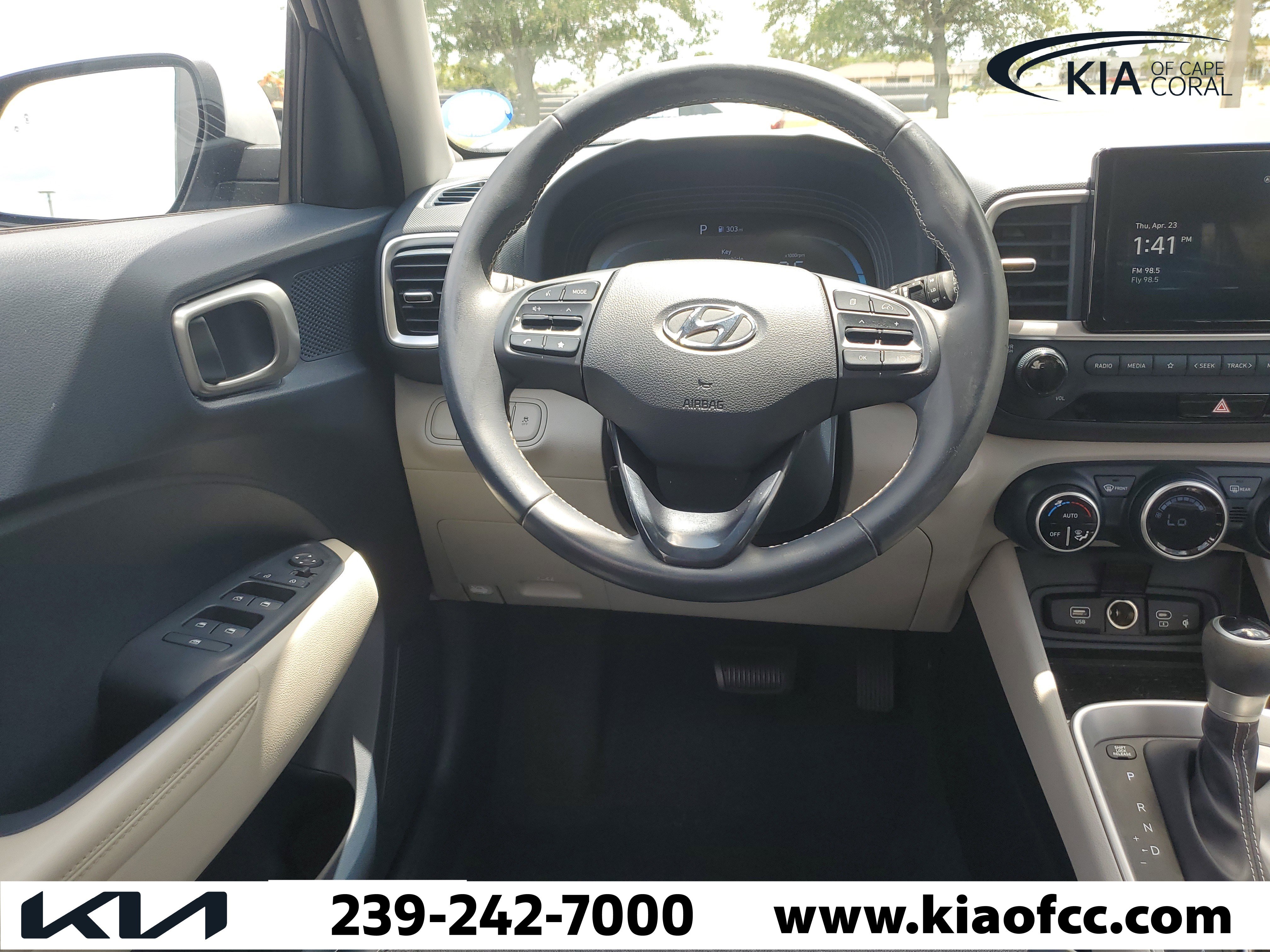 Used 2023 Hyundai Venue Limited w/ Cargo Package FWD image 14