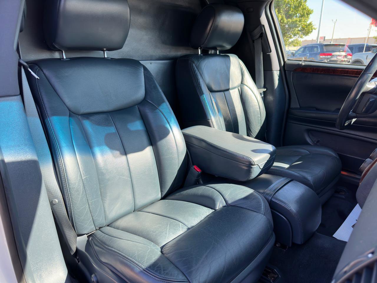 Used 2009 Cadillac DTS Limousine FWD image 9