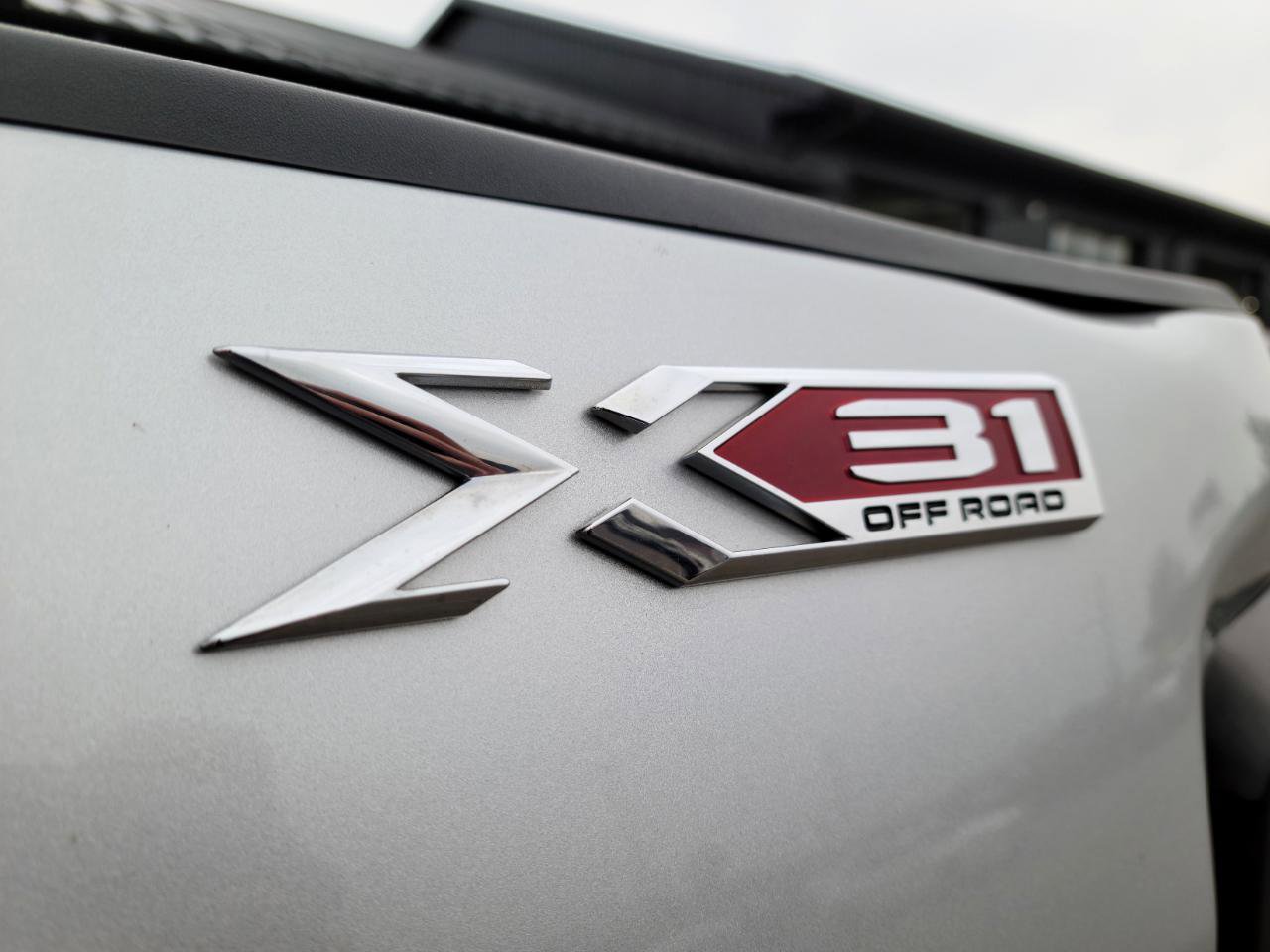 Used 2021 GMC Sierra 3500 SLT w/ SLT Preferred Package image 18