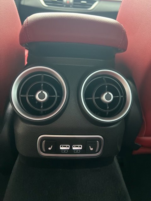 Used 2022 Alfa Romeo Giulia Veloce image 10