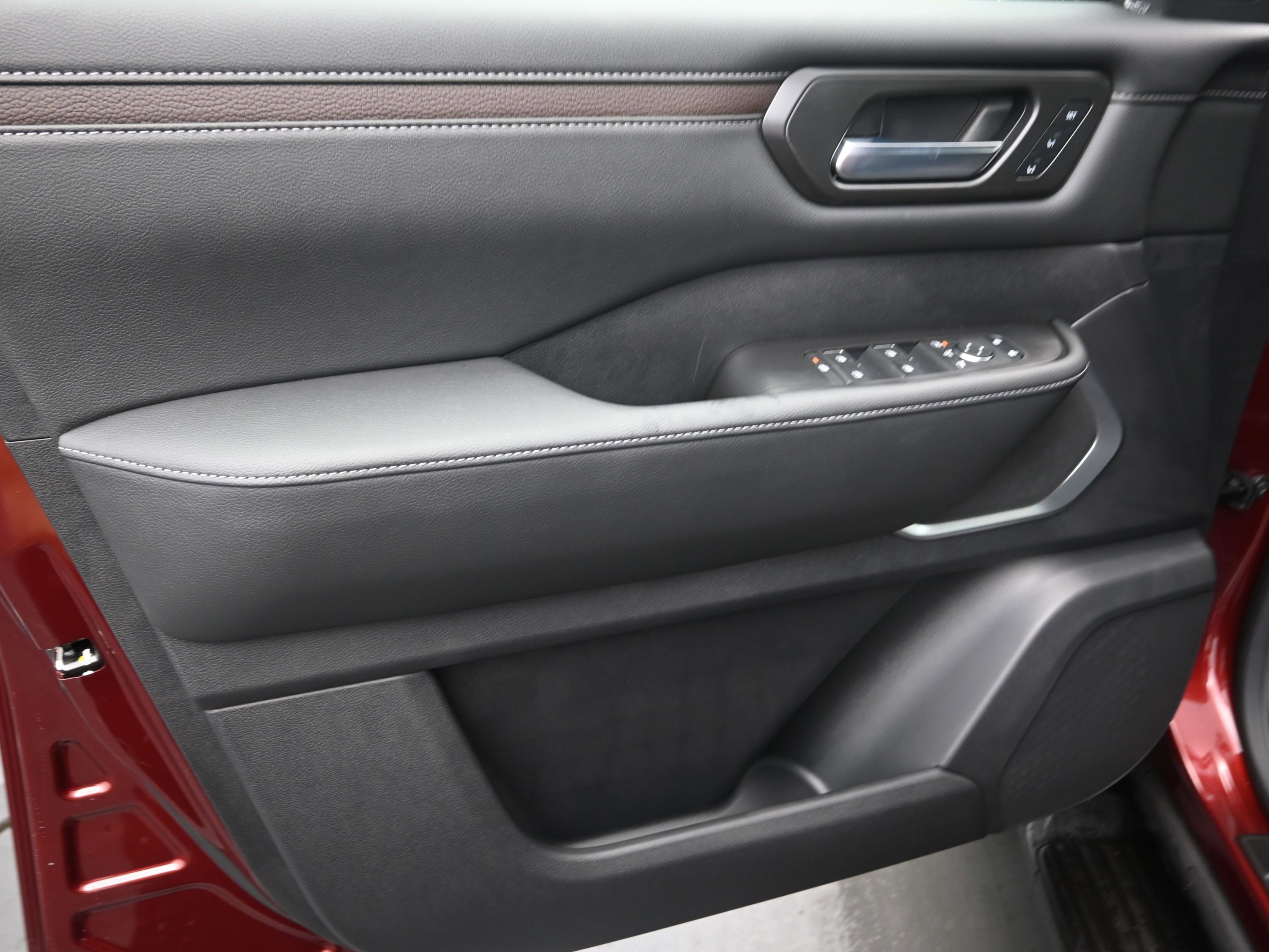 New 2026 Nissan Armada Platinum image 11