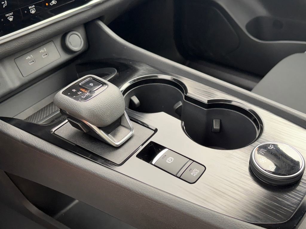 Used 2025 Nissan Rogue S image 19