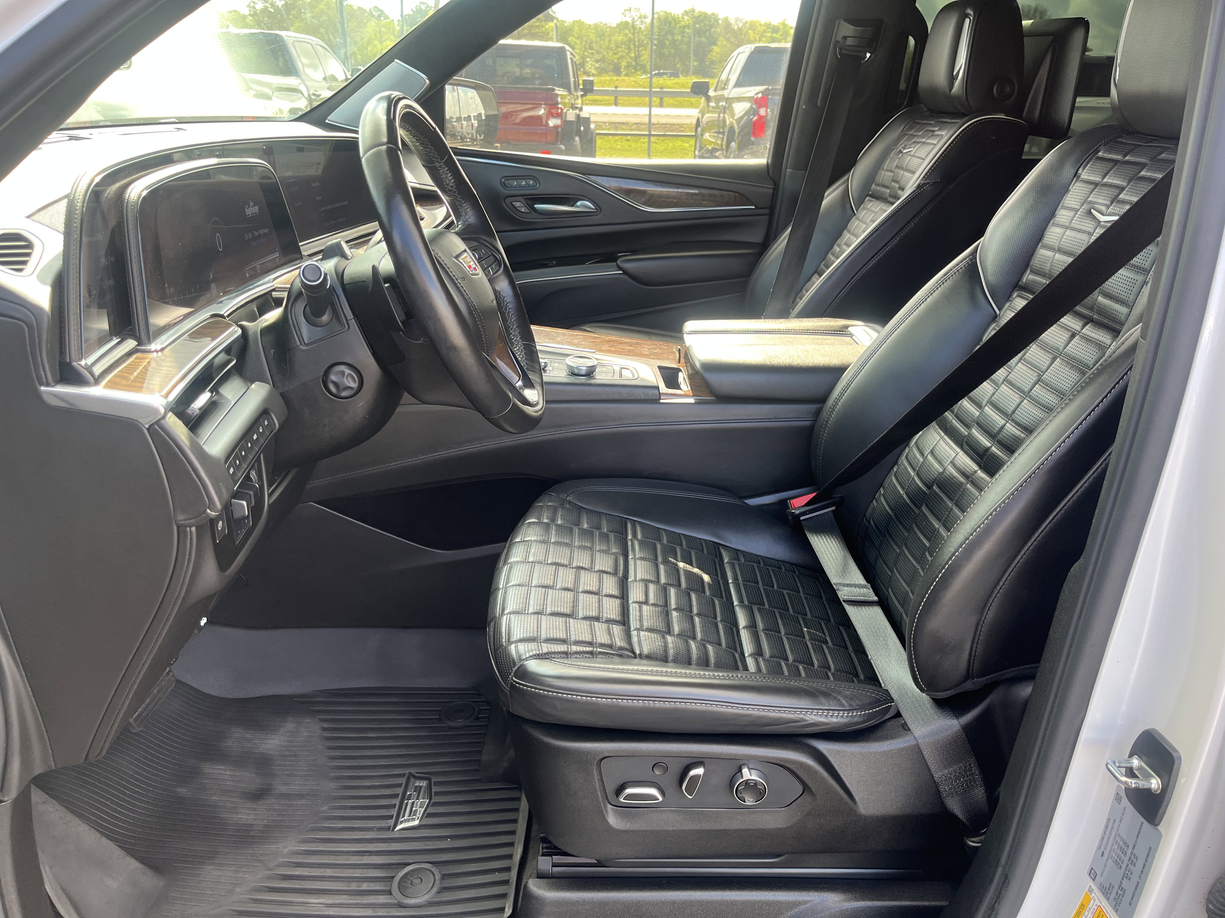 Used 2023 Cadillac Escalade Sport Platinum w/ LPO, ONYX Package image 15