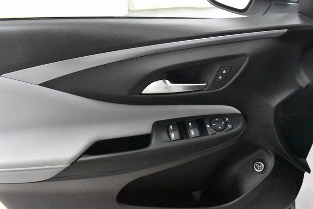 Used 2024 Buick Envista Preferred w/ Convenience II Package image 17