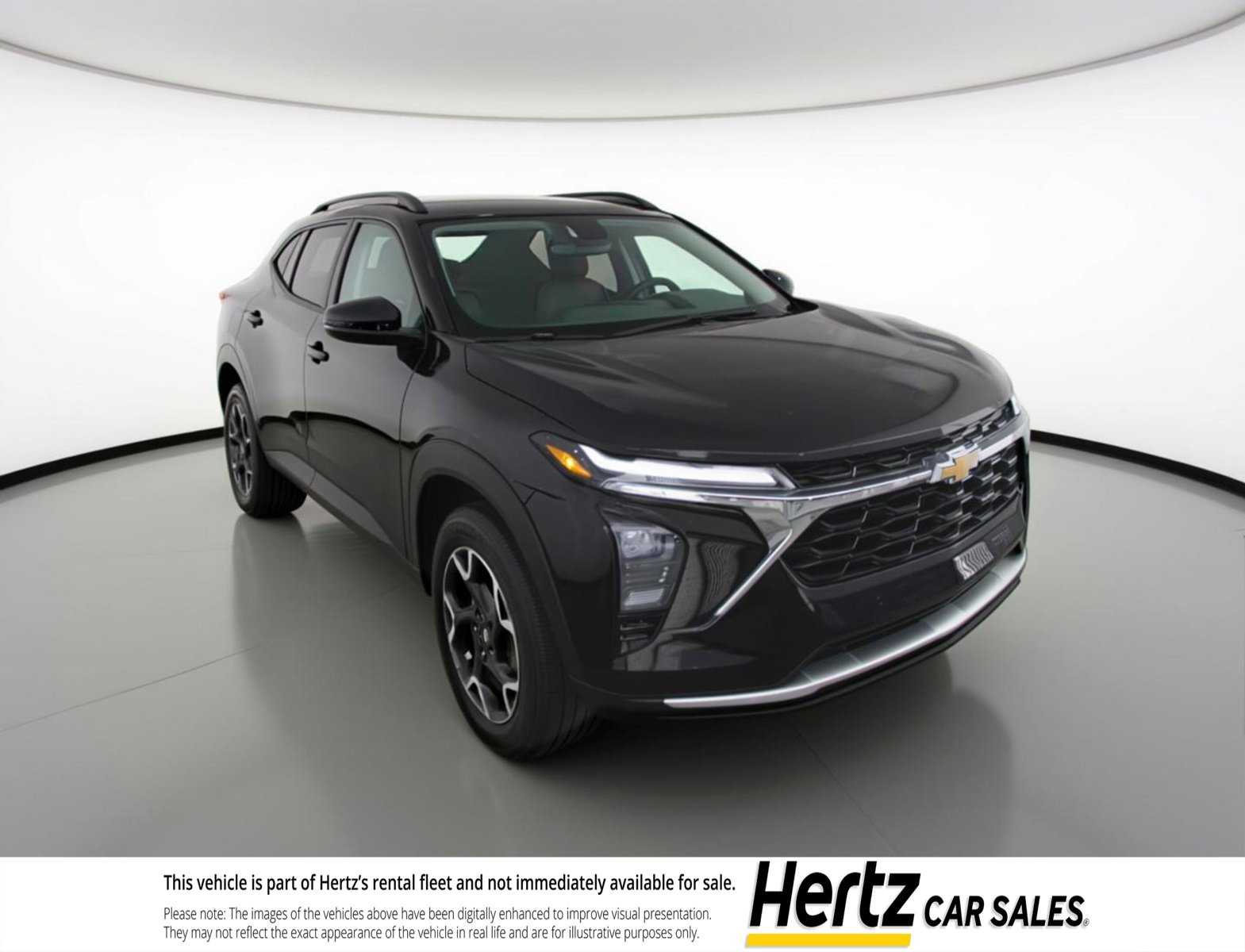 Used 2025 Chevrolet Trax LT FWD image 1