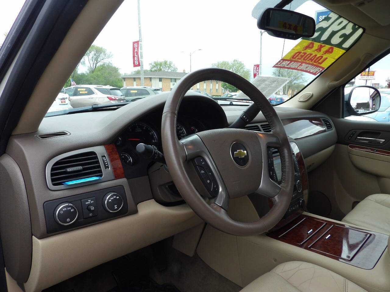 Used 2012 Chevrolet Avalanche LTZ AWD/4WD image 6