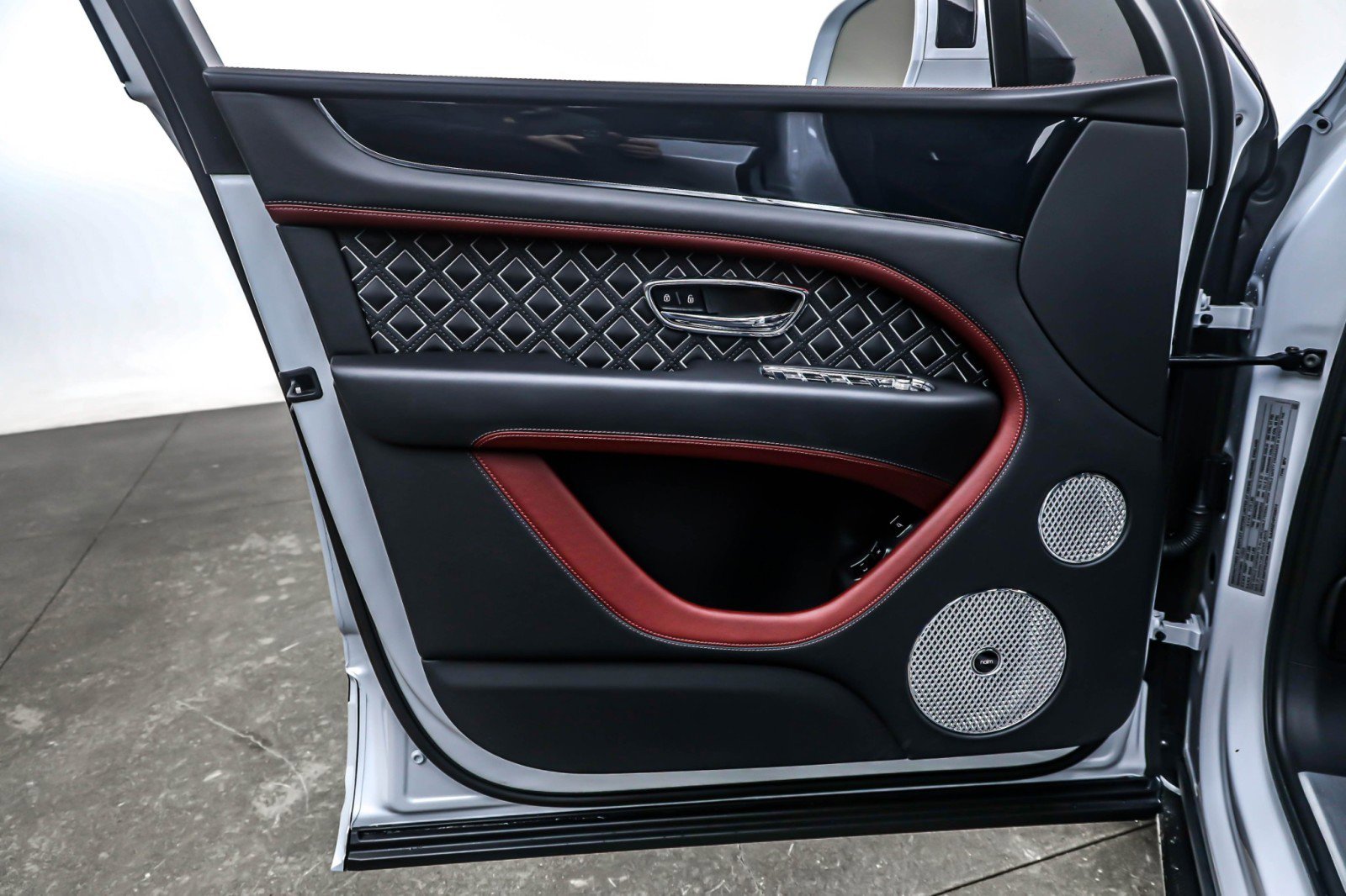 Used 2023 Bentley Bentayga Speed image 21