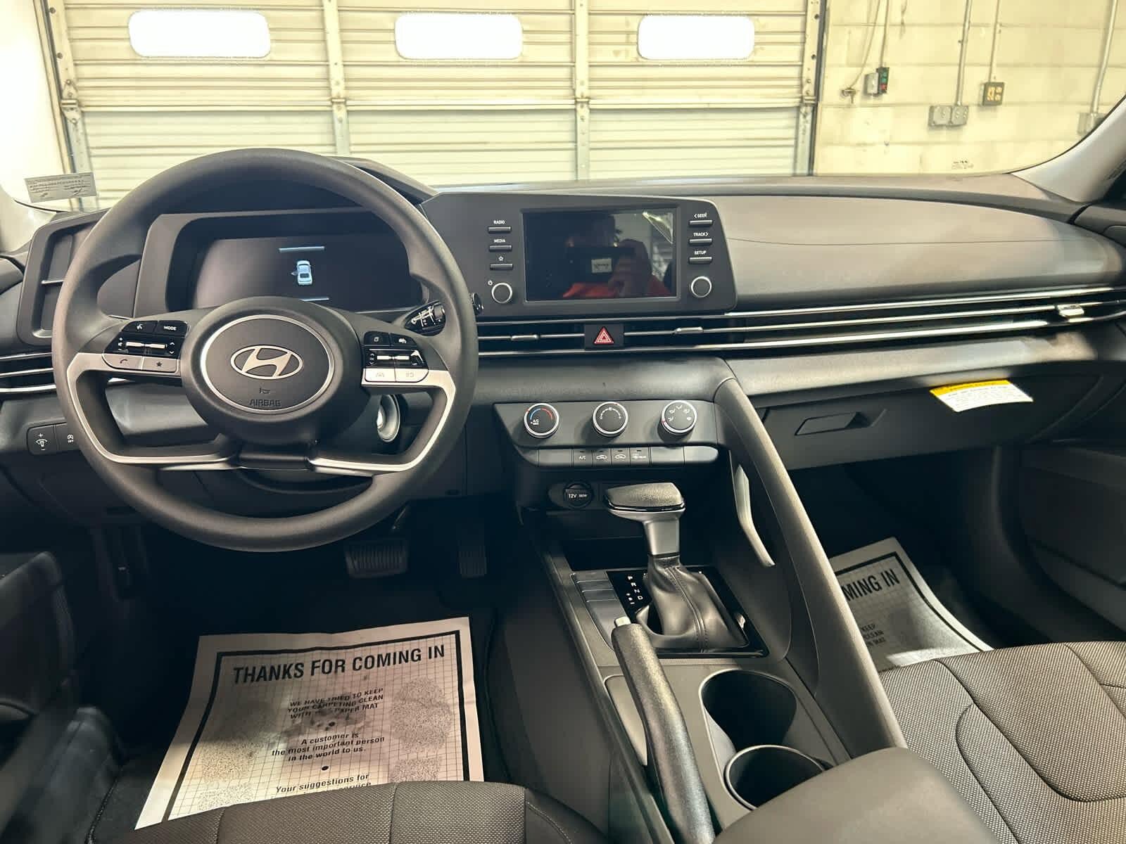 New 2026 Hyundai Elantra SE FWD image 4