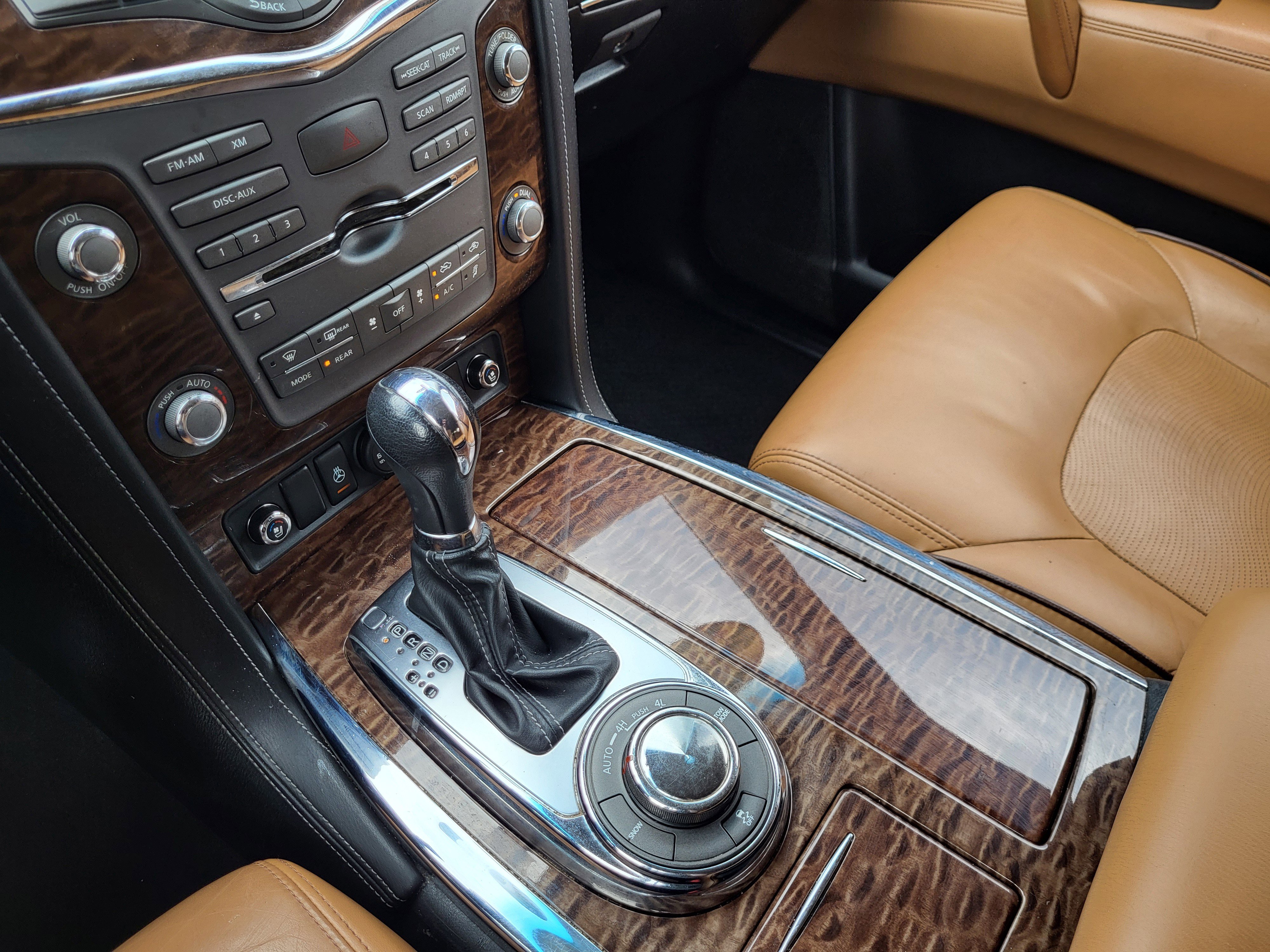 Used 2017 Nissan Armada Platinum w/ Interior Lighting Package image 29