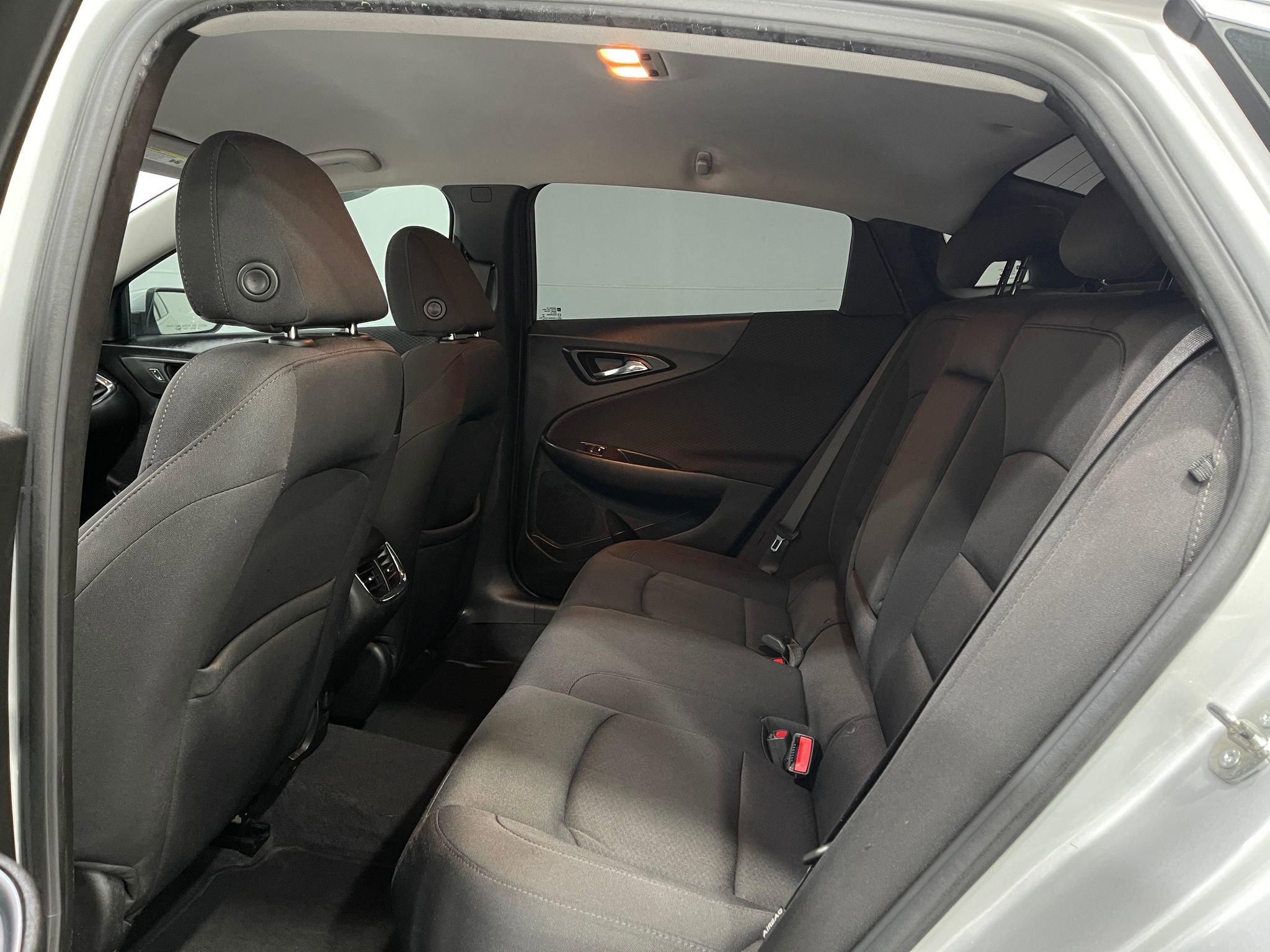 Used 2019 Chevrolet Malibu Hybrid FWD image 28