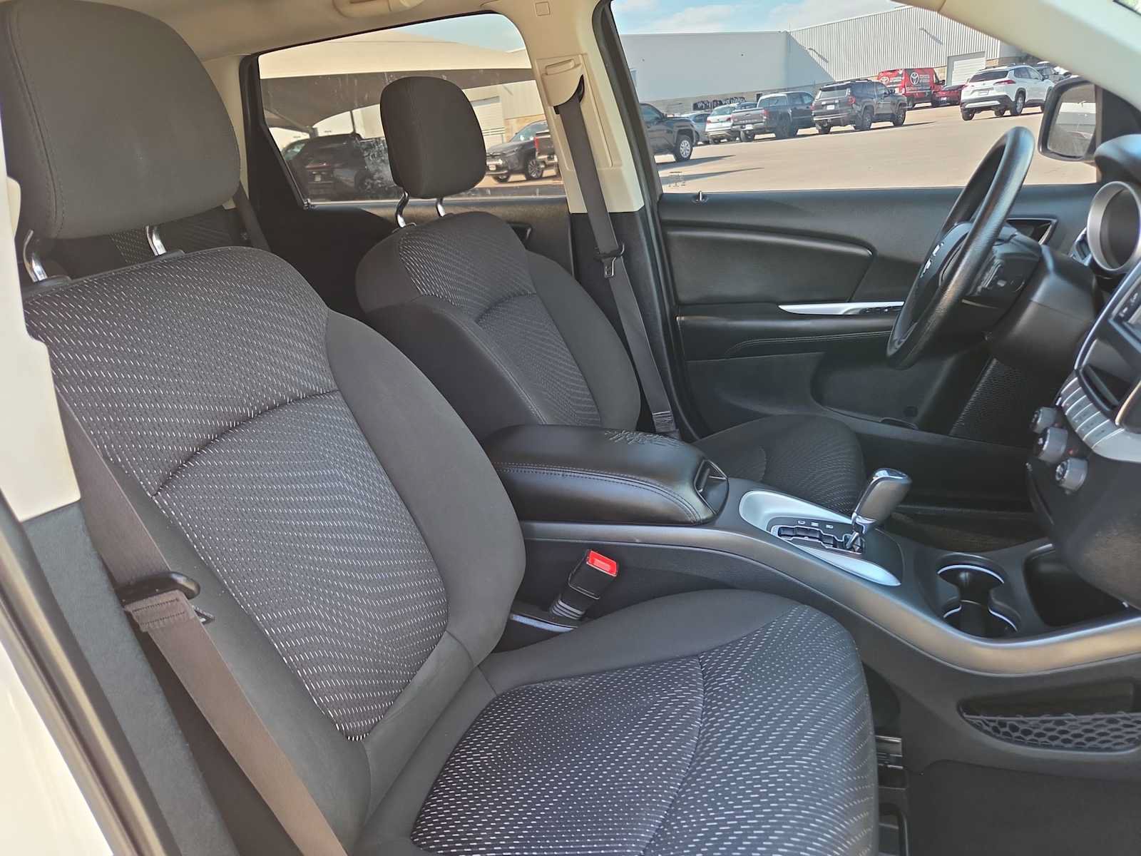 Used 2019 Dodge Journey SE FWD image 18