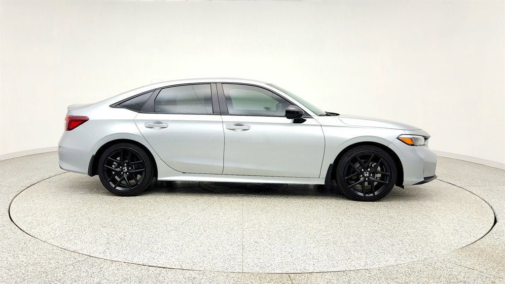 Used 2025 Honda Civic Sport Touring image 4