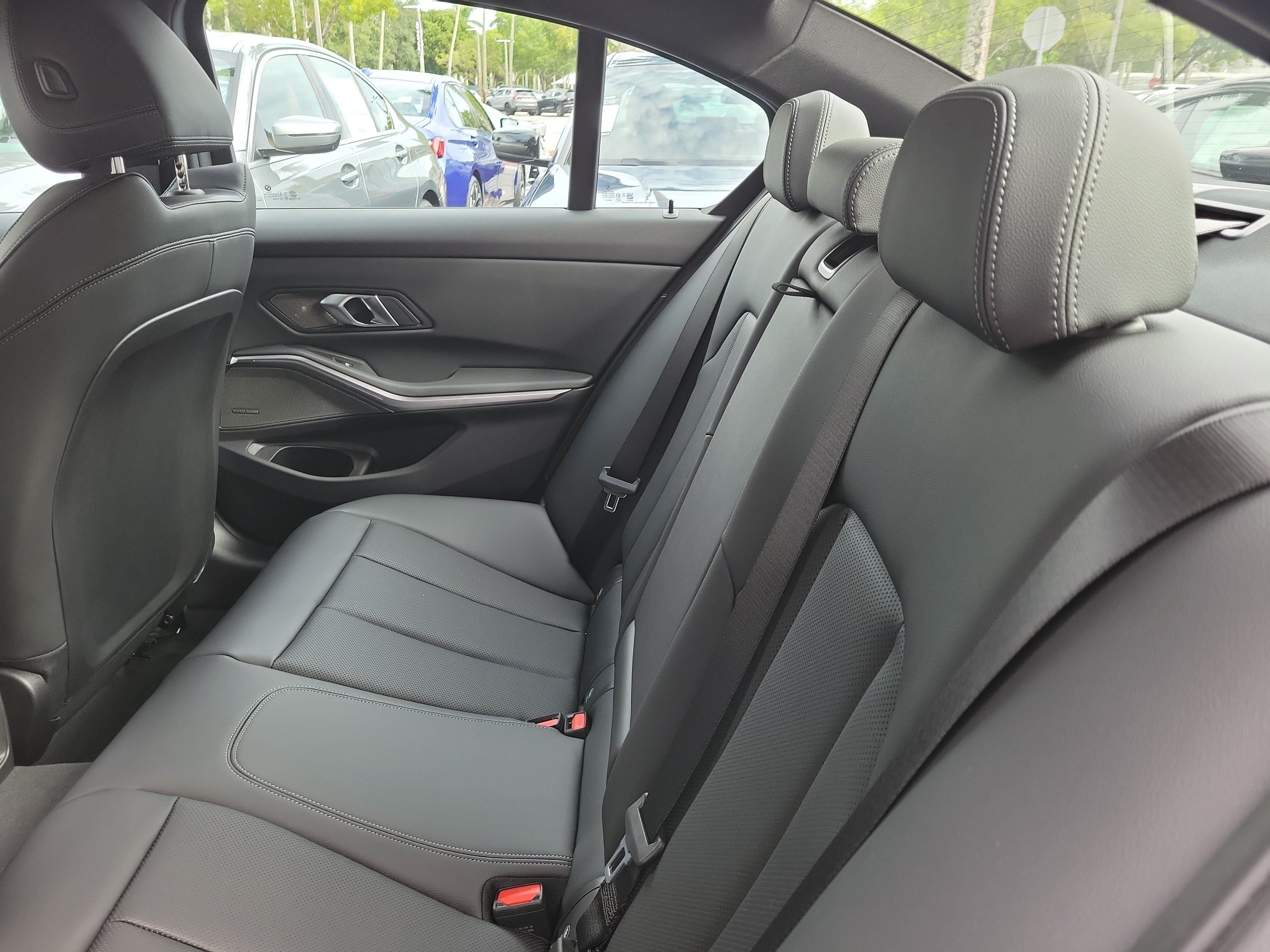 New 2026 BMW 330i Sedan w/ M Sport Package RWD image 6