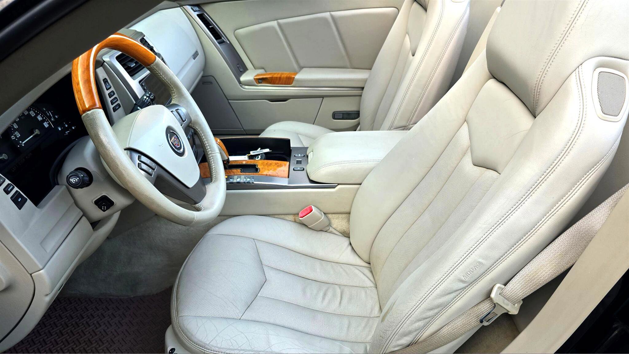 Used 2004 Cadillac XLR image 9