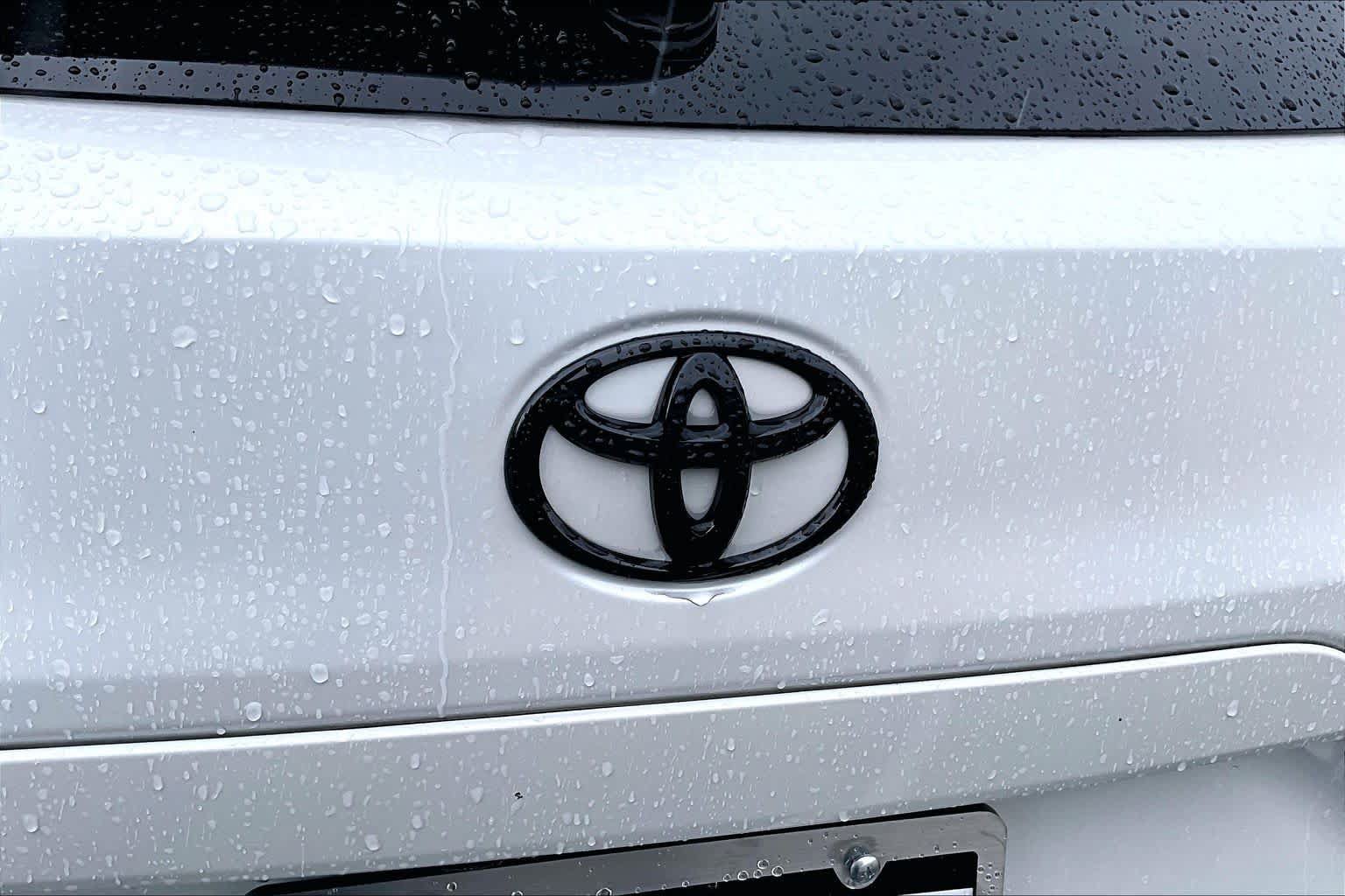 Certified 2024 Toyota Corolla Cross AWD Hybrid image 31