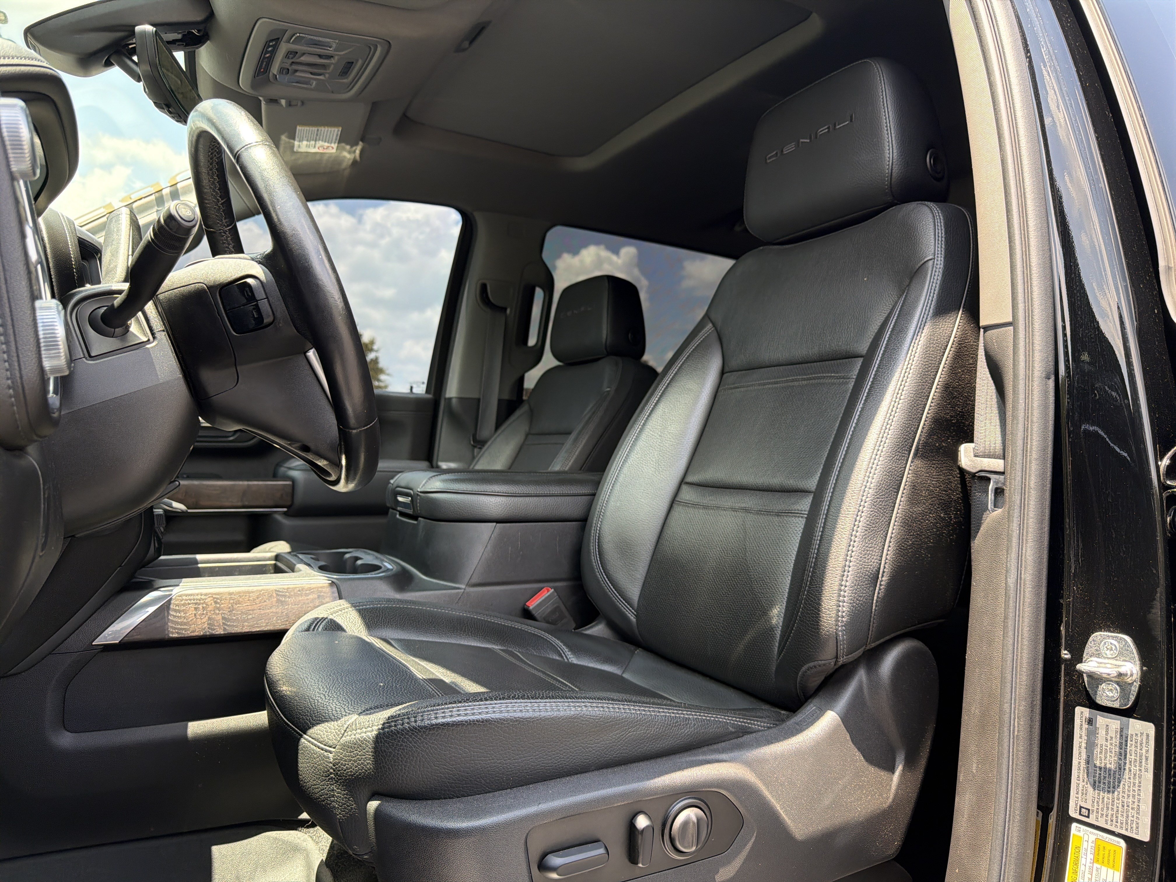 Used 2020 GMC Sierra 3500 Denali w/ Denali Ultimate Package AWD/4WD image 7