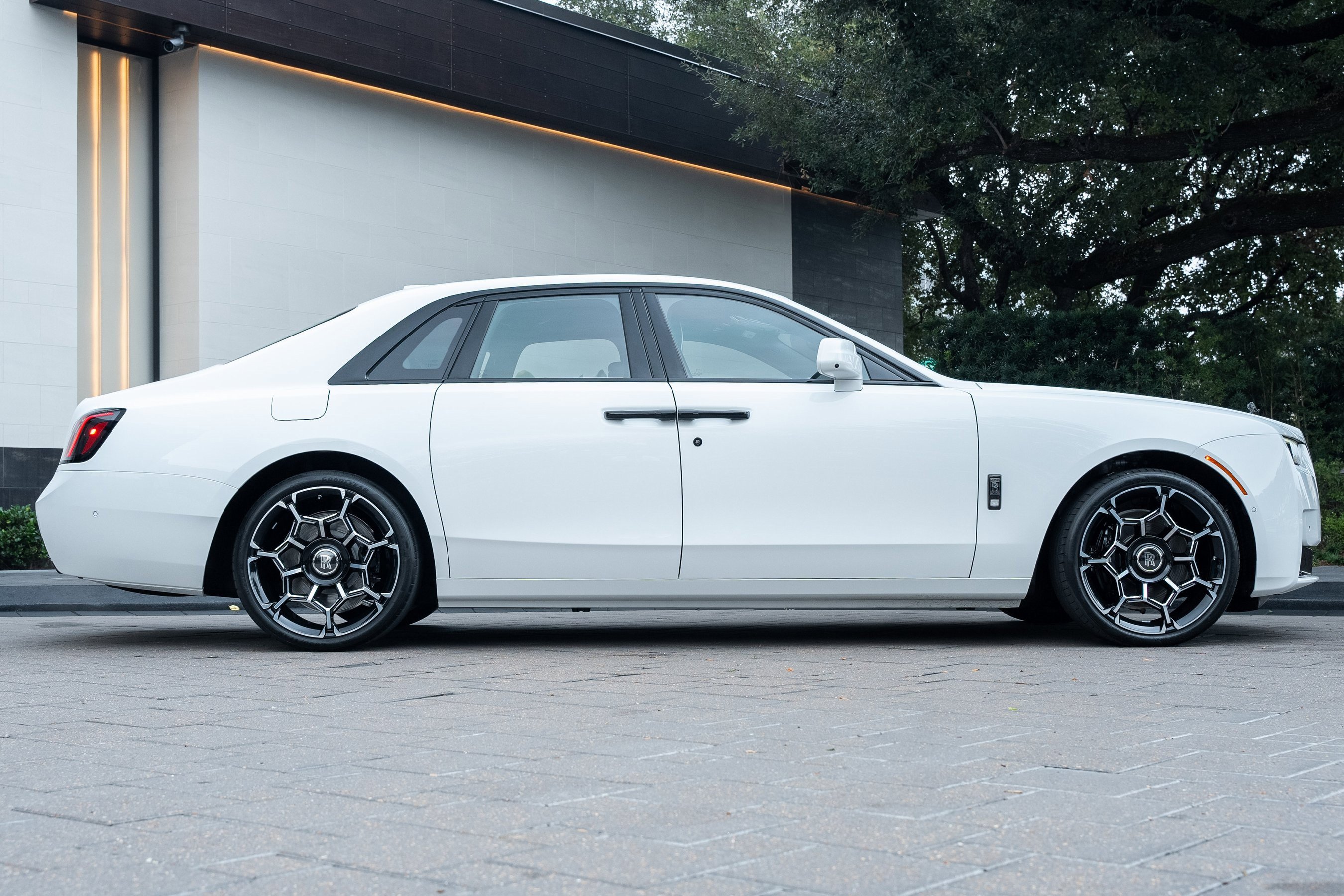 Used 2025 Rolls-Royce Ghost Black Badge image 5