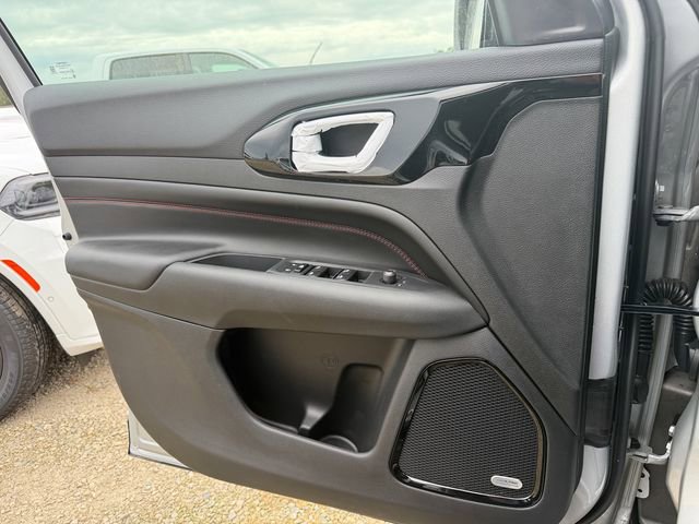 New 2026 Jeep Compass Trailhawk w/ Sun, Sound & Navigation Group image 15