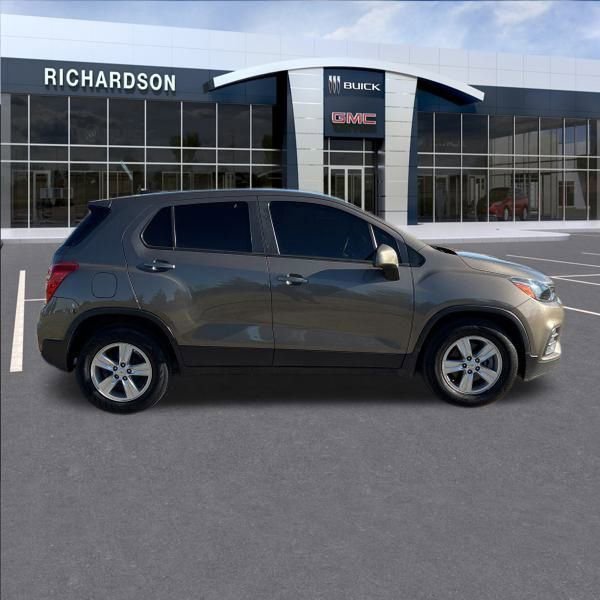 Used 2021 Chevrolet Trax LS w/ Tint and Cruise Package image 7