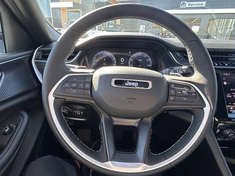 New 2025 Jeep Grand Cherokee Altitude RWD image 10