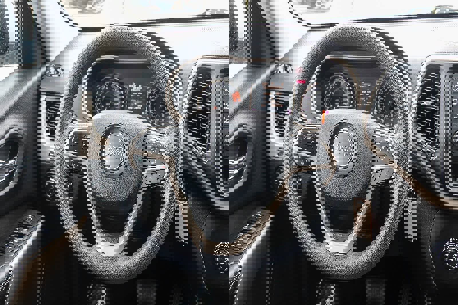 Used 2018 Jeep Cherokee Latitude image 15