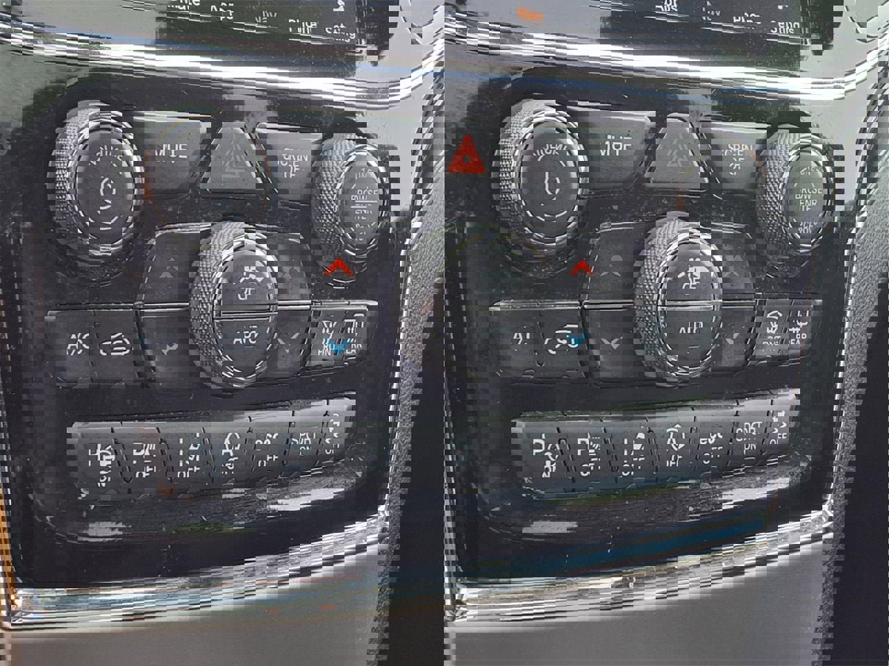 Used 2020 Jeep Grand Cherokee Overland image 23