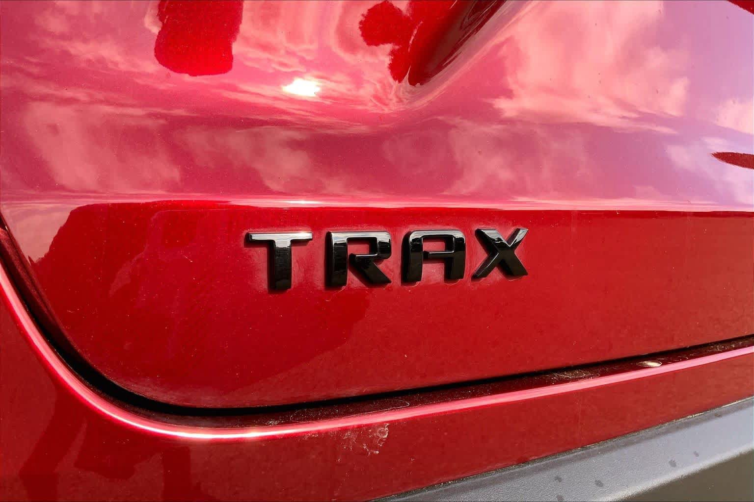 Used 2025 Chevrolet Trax RS w/ Driver Confidence Package FWD image 31
