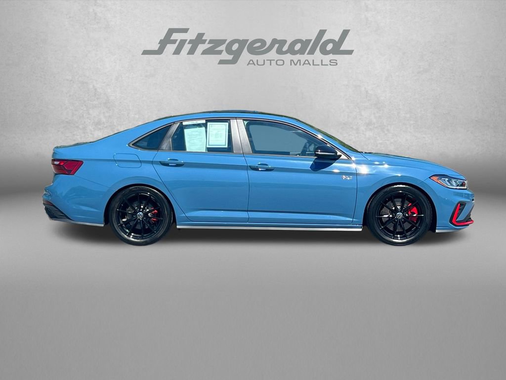 Used 2025 Volkswagen Jetta GLI Autobahn FWD image 3